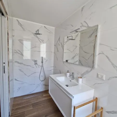 Ten Apartment شقة